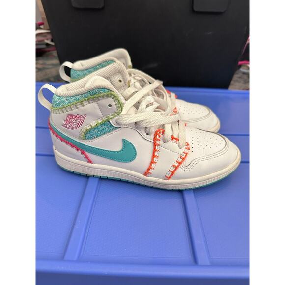 Nike Air Jordan White Teal Retro 1 Mid SE Lace Up Sneaker Shoes Size 2.5 - Picture 1 of 6